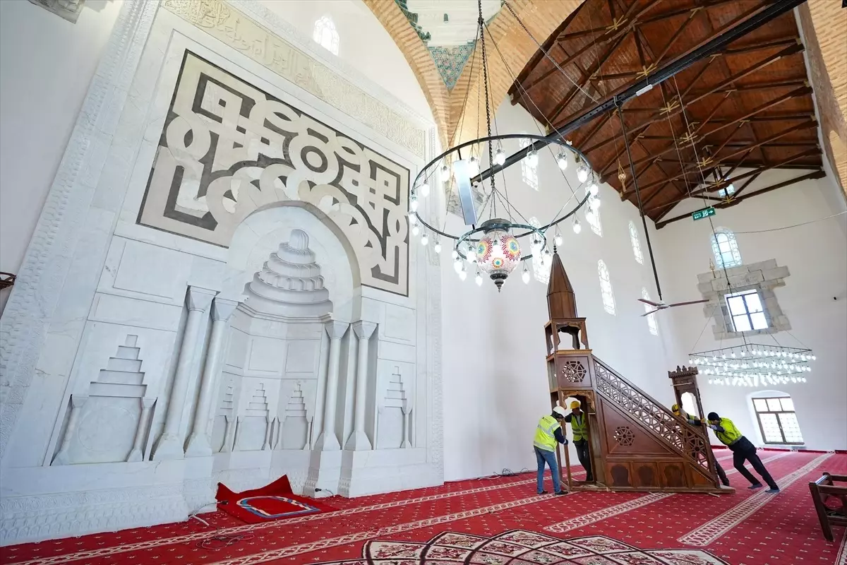 İsa Bey Camisi, 28 Şubat’ta ibadete açılıyor!