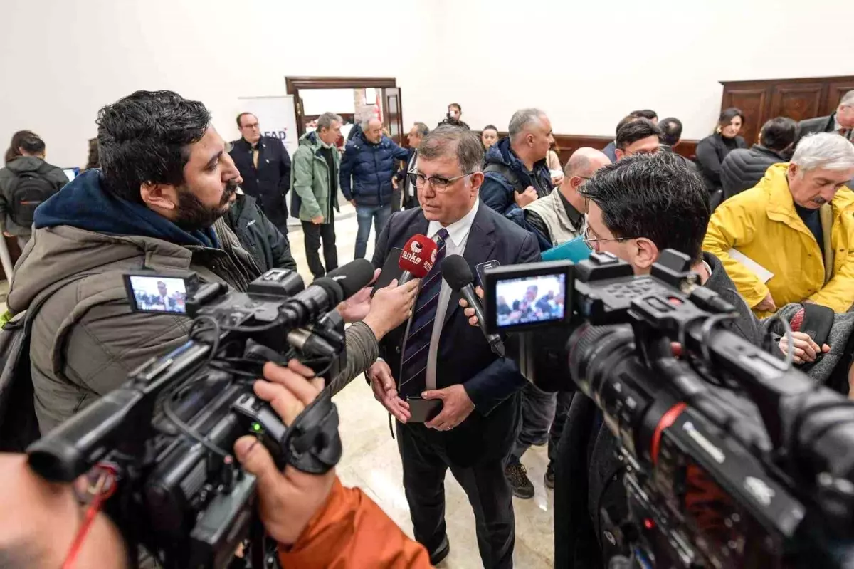 İzmir Deprem Hazırlığı: Riskli Binalar Yenileniyor!