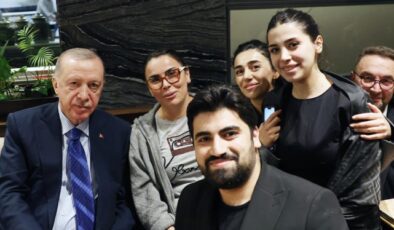 Erdoğan, Vatandaşlarla Kafede Keyifli Anlar Geçirdi
