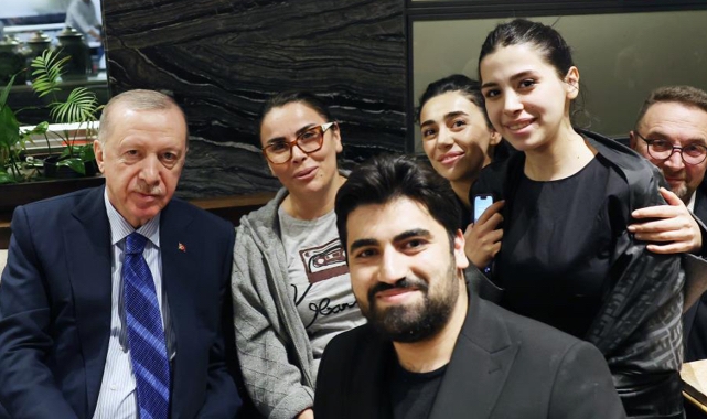 Erdoğan, Vatandaşlarla Kafede Keyifli Anlar Geçirdi