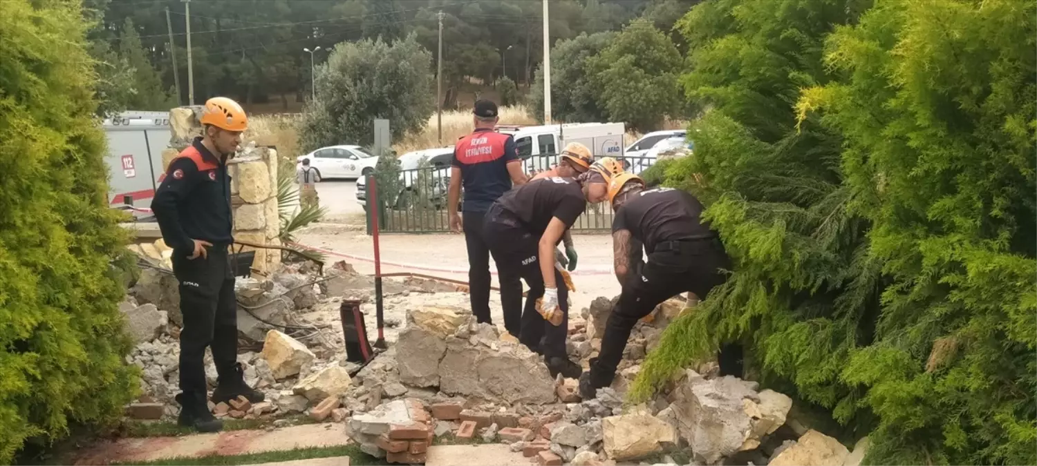 Düğün Salonu Kemerinin Yıkılması: 3 Gözaltı!