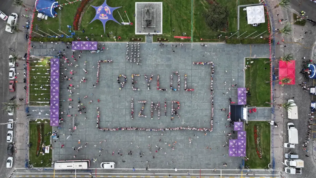 İzmir Maratonu’nda Zafer Rüzgarı Esti!