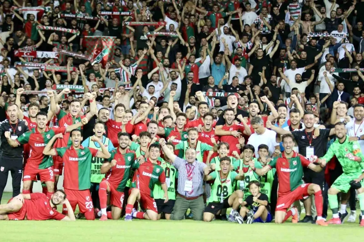 Karşıyaka 3’te 3 Yaparak Zirveye Yükseldi!