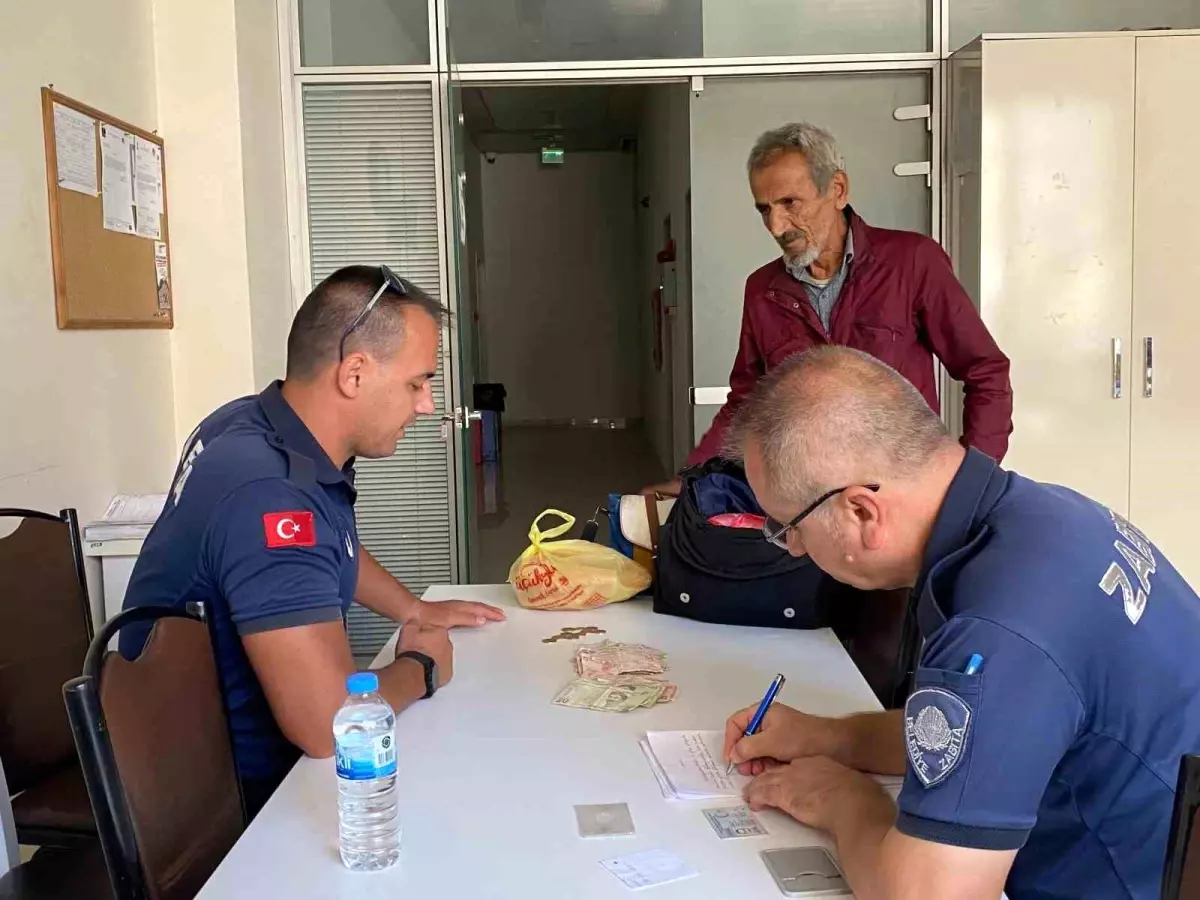 Gaziemir’de Dilenci, 30 Dakikada 270 Lira Topladı!