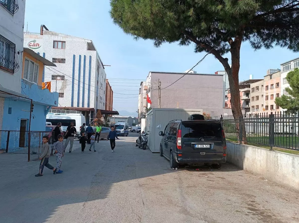 İzmir’de Dini Nikahlı Kadını Bıçaklayarak Öldürdü