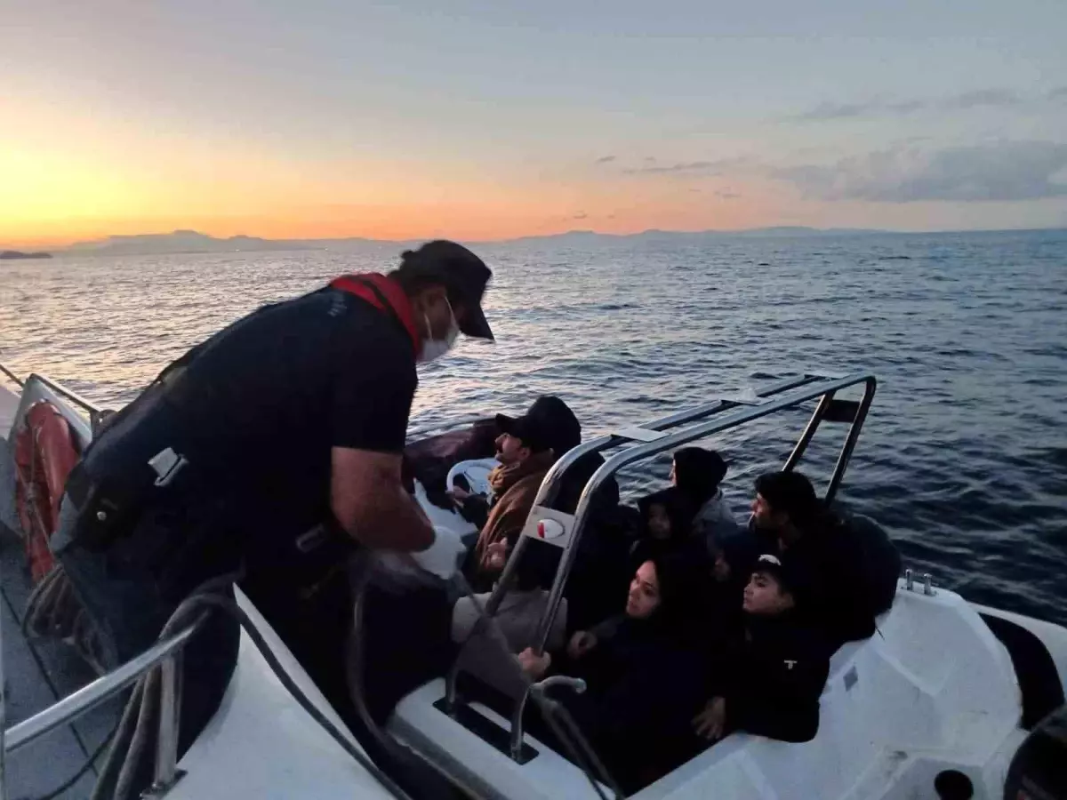 İzmir’de 72 Düzensiz Göçmen Yakalandı, 31 Kurtarıldı