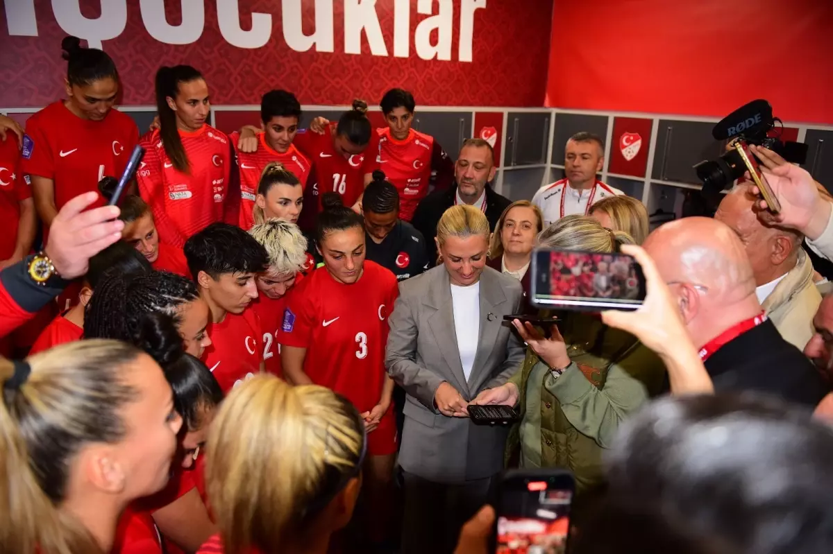 Erdoğan’dan Kadın Futbol Takımı’na Tebrik Telefonu!
