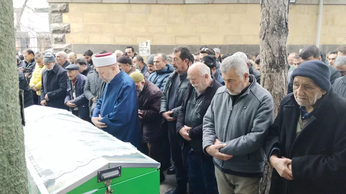 Kadın Cinayeti: Gözde Akbaba Son Yolculuğuna Uğurlandı