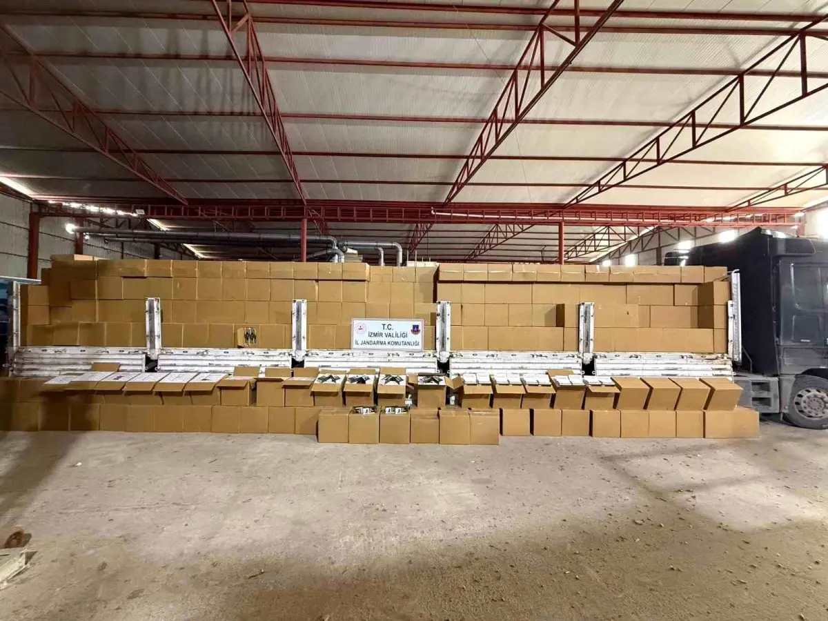 İzmir’de Kaçak Makaron Operasyonu: 12 Milyon Ele Geçirildi!