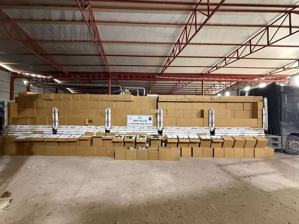 İzmir’de 12 Milyon Makaron Ele Geçirildi!