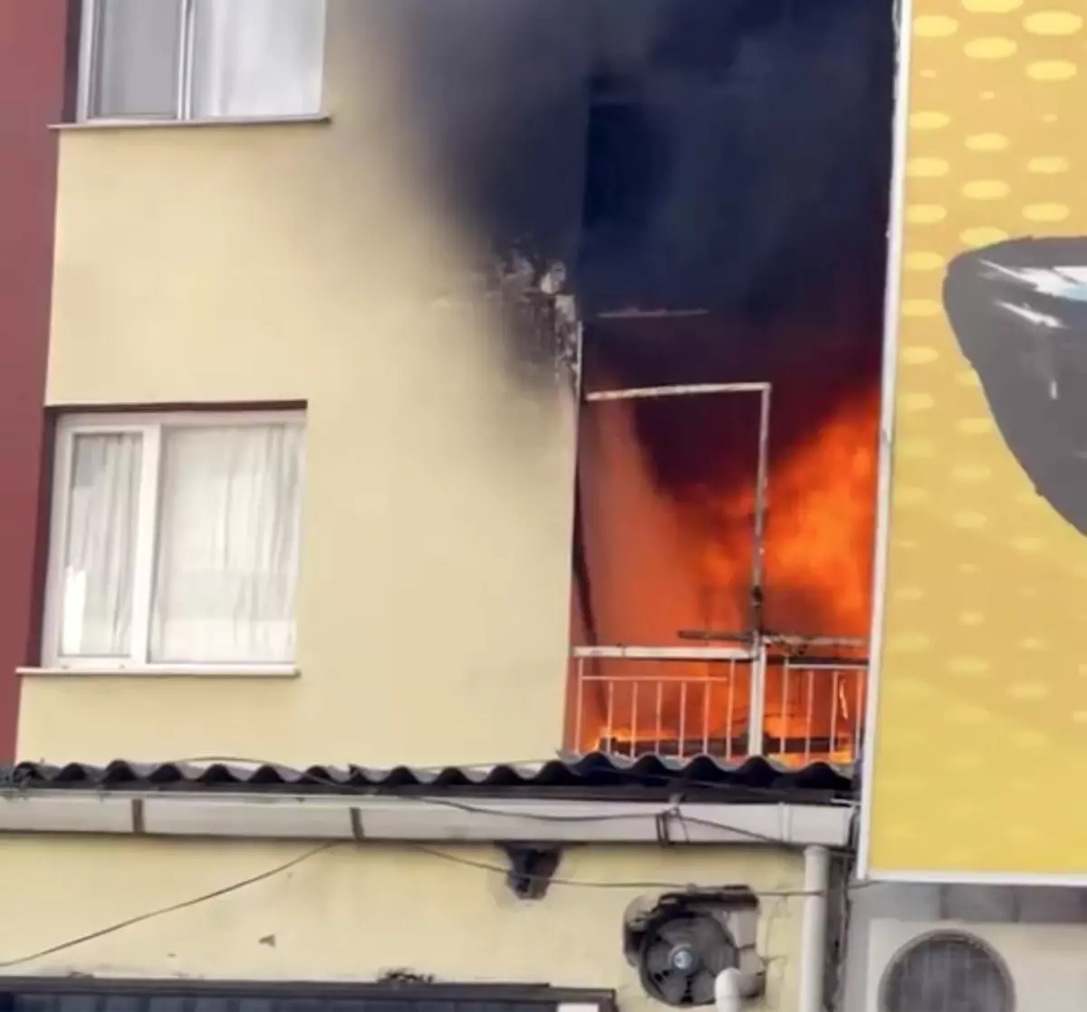 Bornova’da Korkutan Yangın: Küçük Hasar, Büyük Panik!