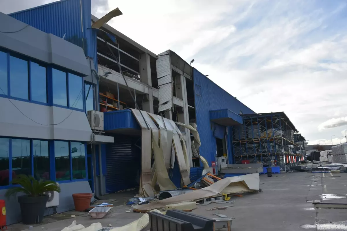 İzmir’de Şiddetli Yağış: 577 İhbar Yapıldı!