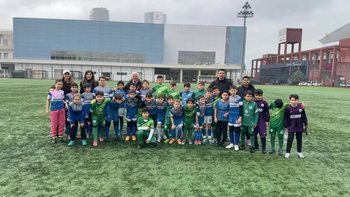 Minik Futbolcular İzmir’de Buluştu!