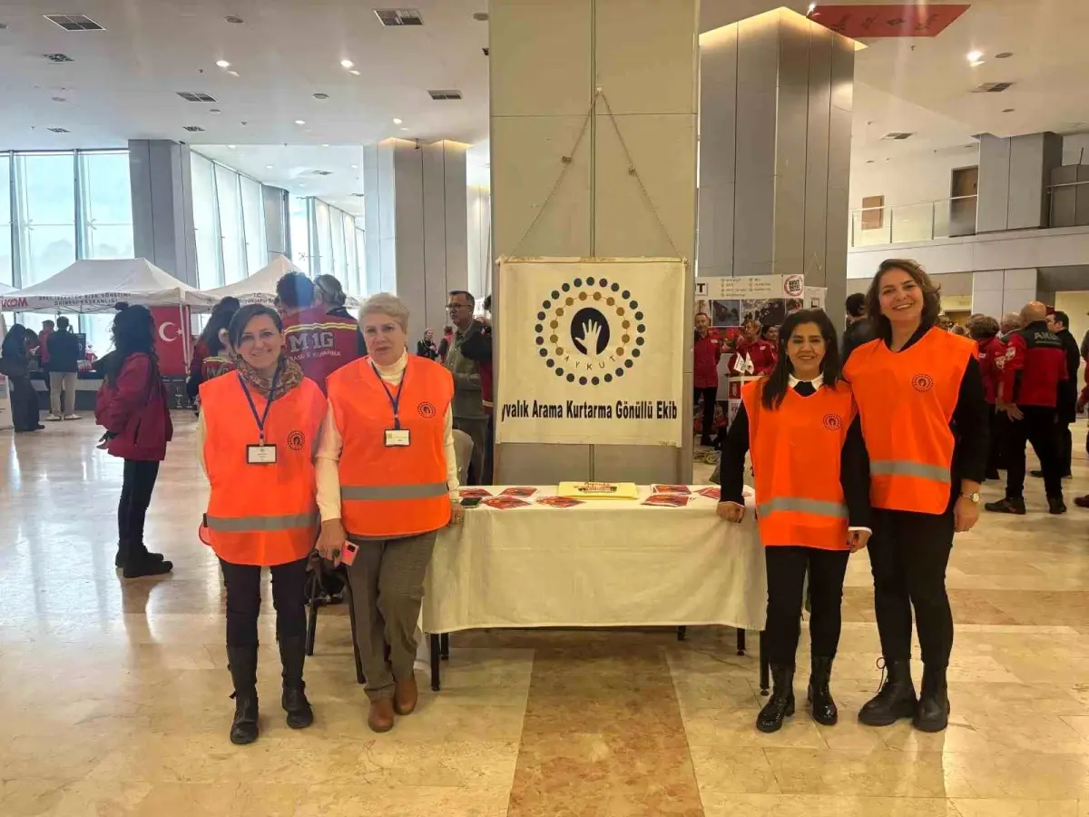 Ayvalık Gönüllüleri İzmir’de Afet Bilincine Katkı Sağladı