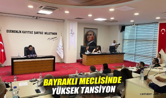 Bayraklı Meclis Toplantısında Gergin Anlar!