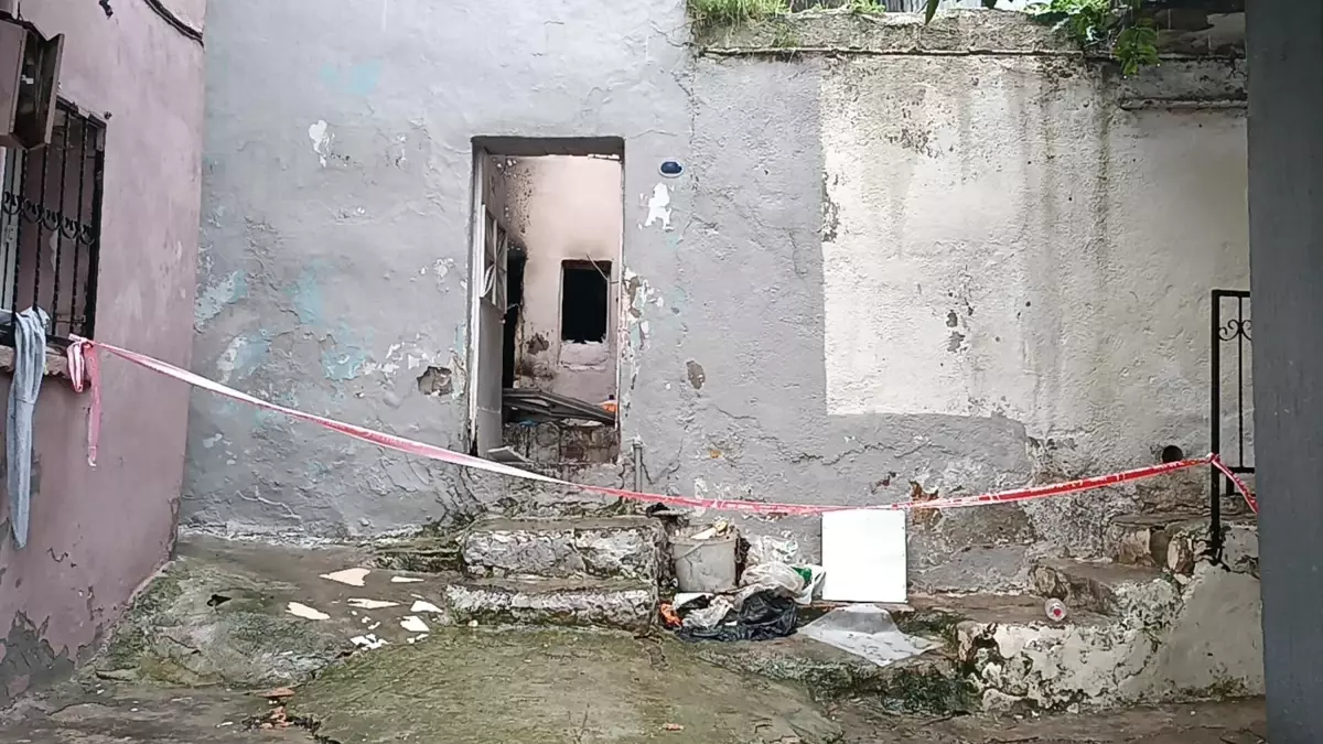 İzmir’de Tartışma Kanlı Bitti: Genç Hayatını Kaybetti