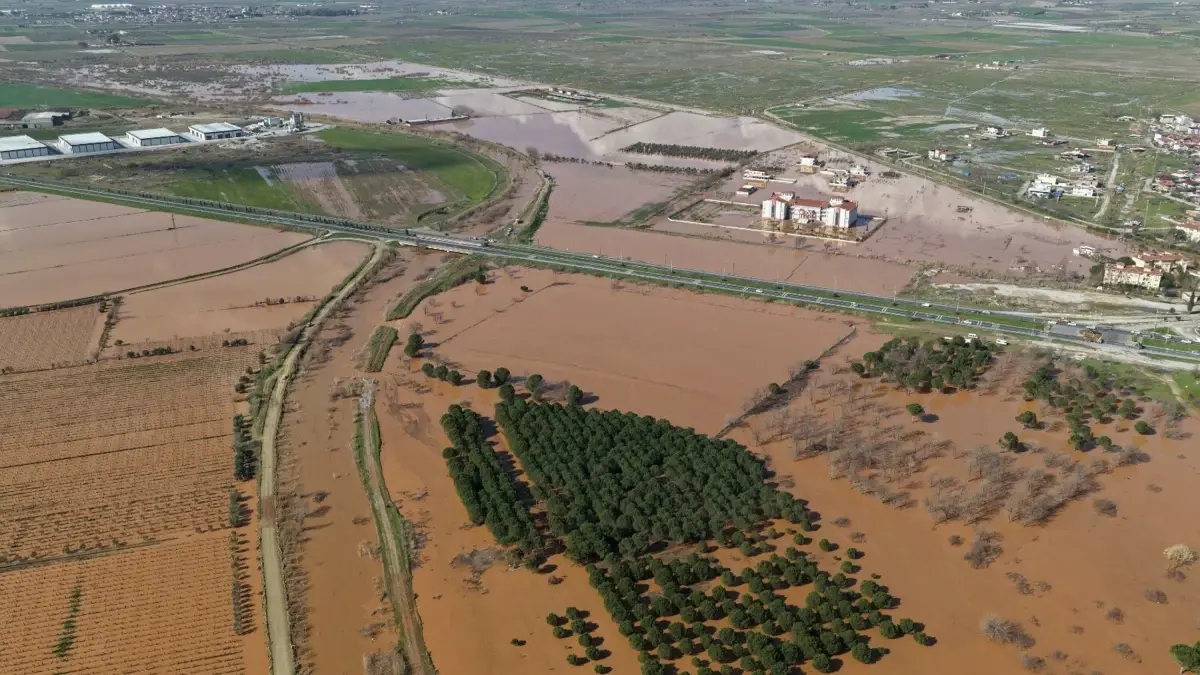 Ege ve Akdeniz’i Vuran Şiddetli Sağanak Felaketi!