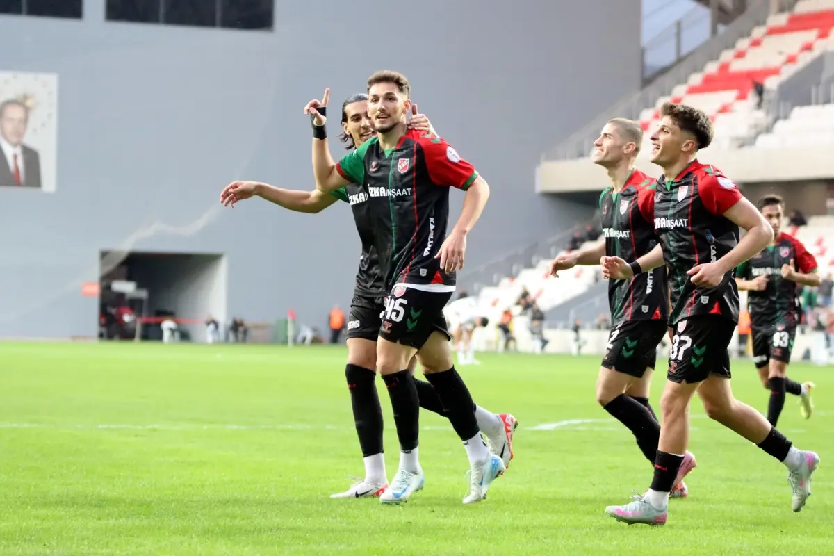 Karşıyaka, İzmir Çoruhlu’yu 3-1 ile geçti!