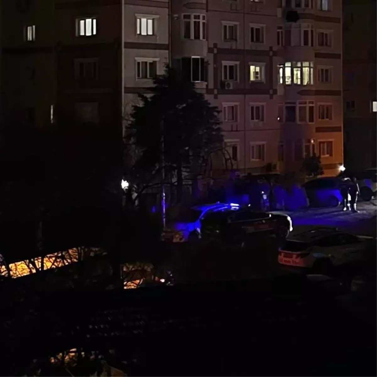 Bornova’da genç, kapıda silahlı saldırıda öldürüldü!