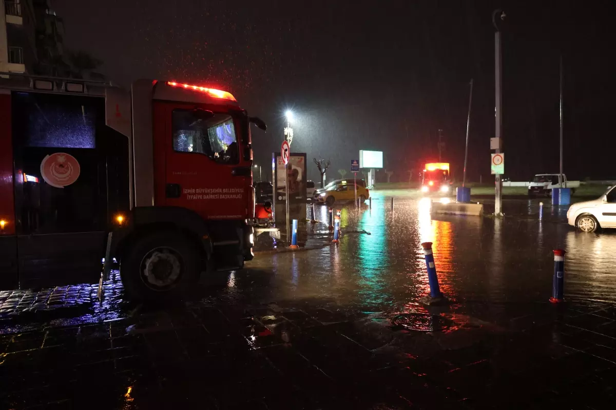 Kordonboyu Sağanak Nedeniyle Trafiğe Kapalı!
