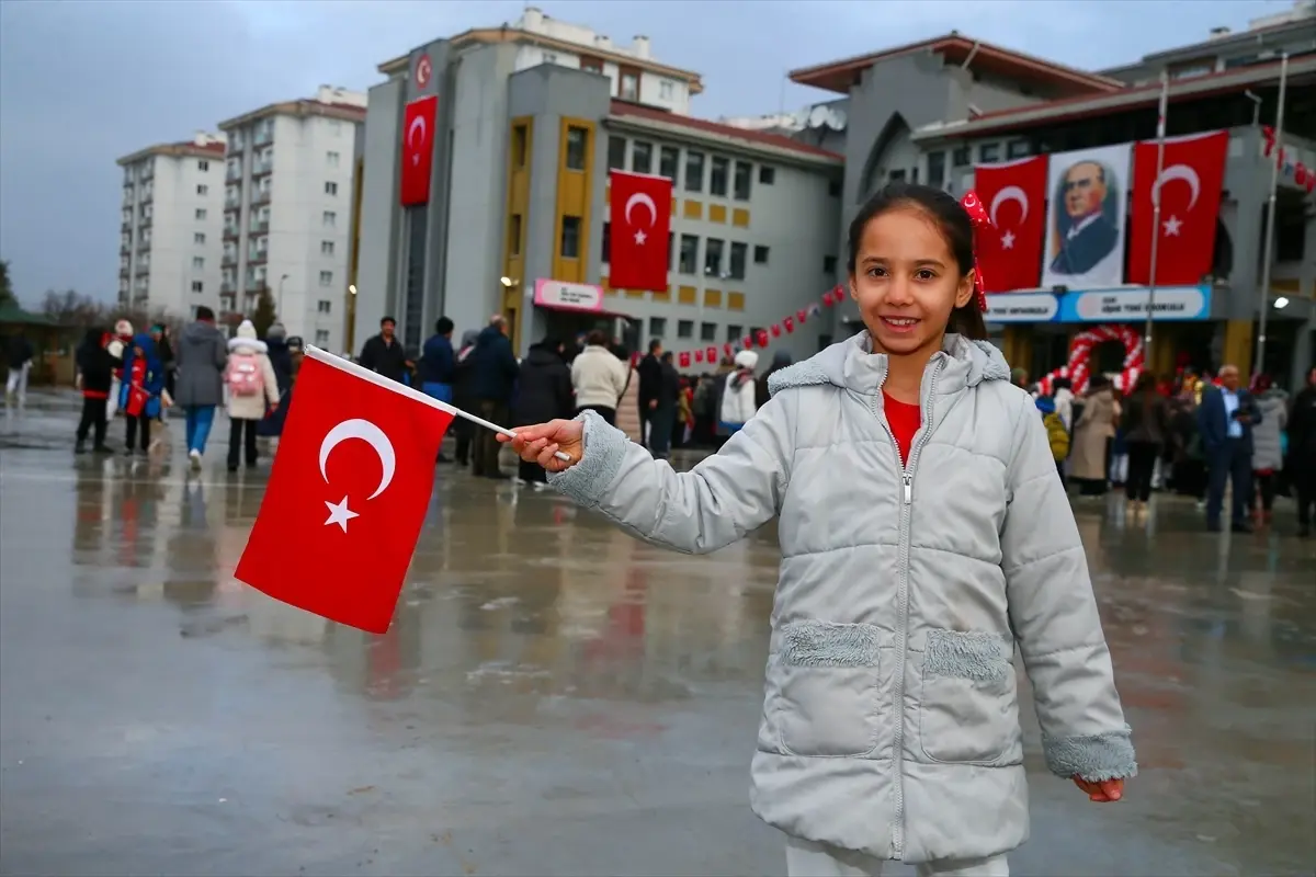 Bayrak Sevgisiyle İkinci Döneme Merhaba!