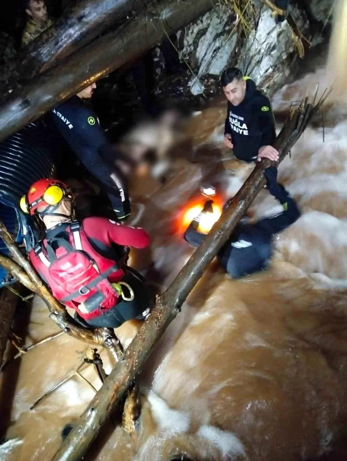 Ege’de Sağanak Yağış: İki Can Kaybı, Çok Sayıda Hasar