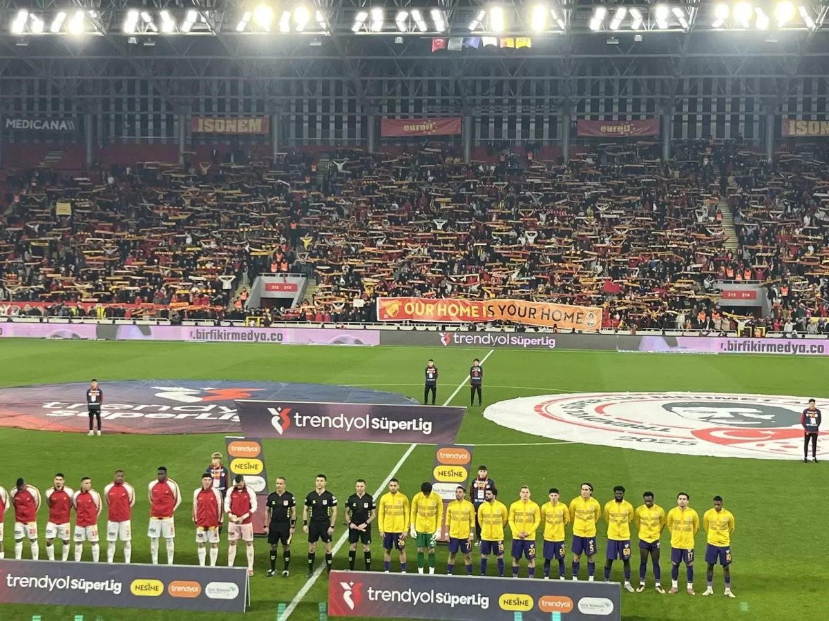 Arda Turan İzmir’de UEFA Maçı İçin Destek İstedi!