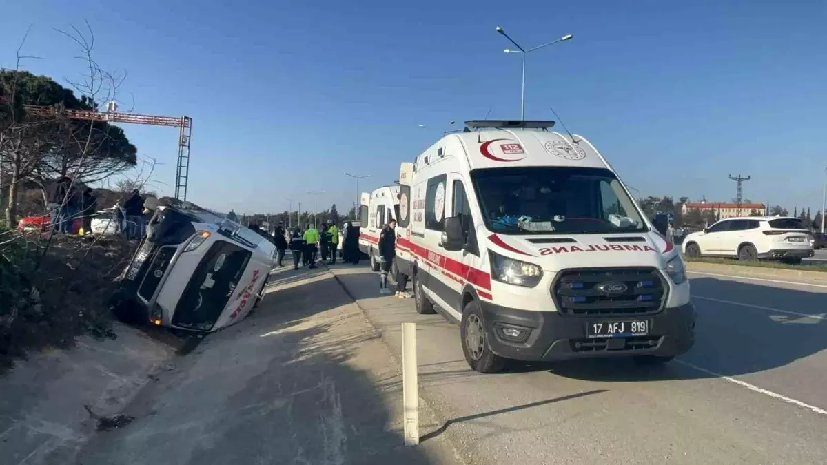 Çanakkale’de Minibüs-Otomobil Çarpışması: 8 Yaralı!