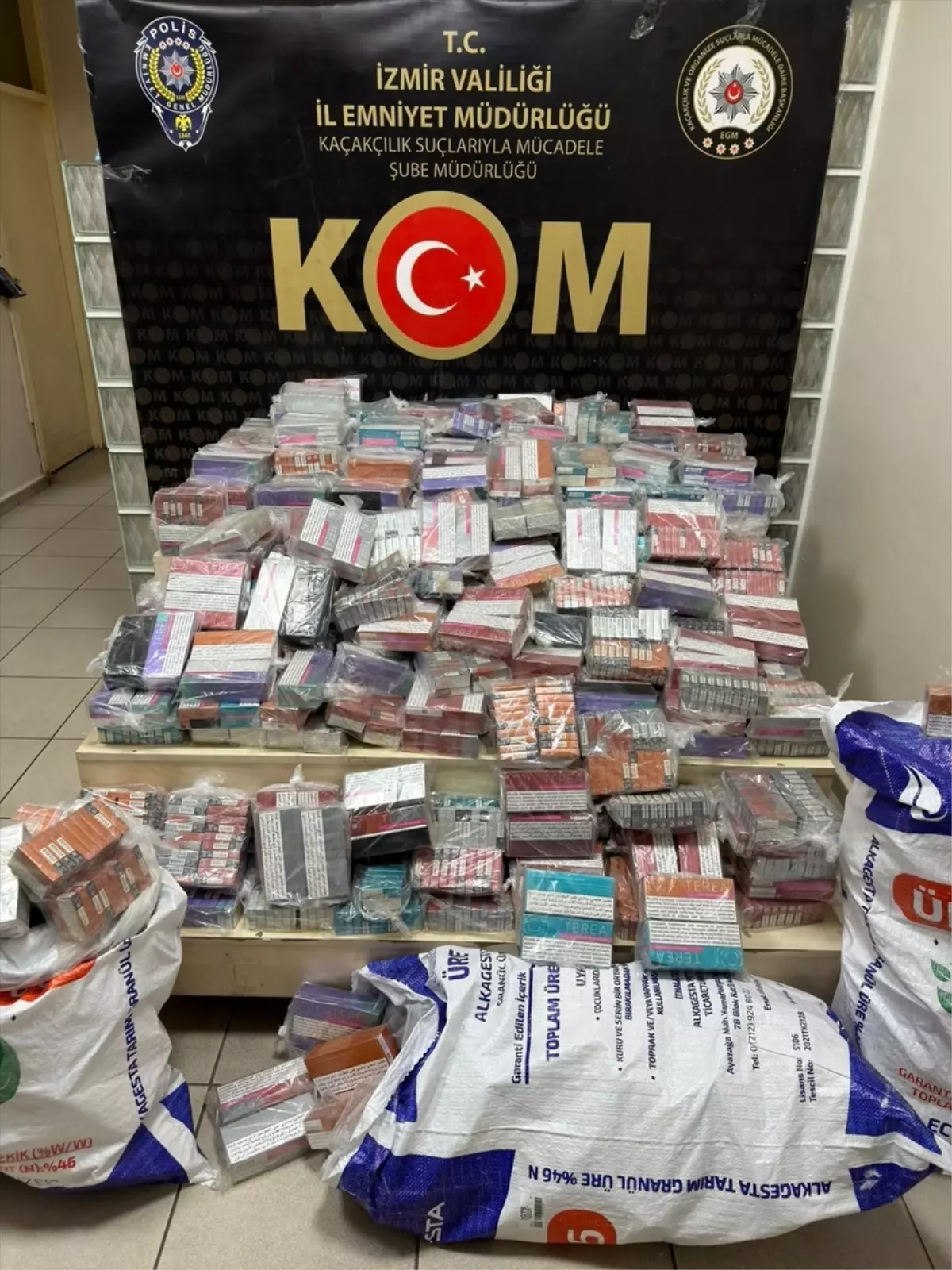 Kemalpaşa’da 8.500 Paket Kaçak Sigarayla Yakalanma!