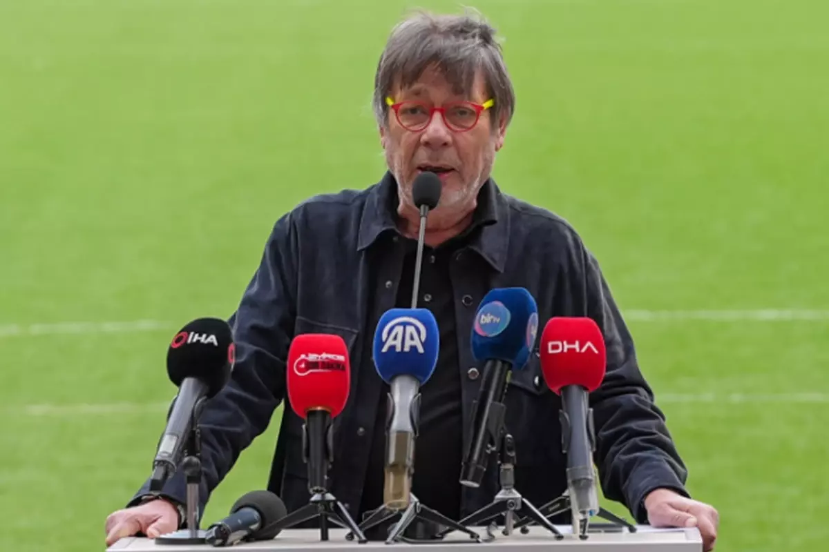 Arda Turan’ı İzmir’de Ağırlamaktan Mutluluk Duyarız!