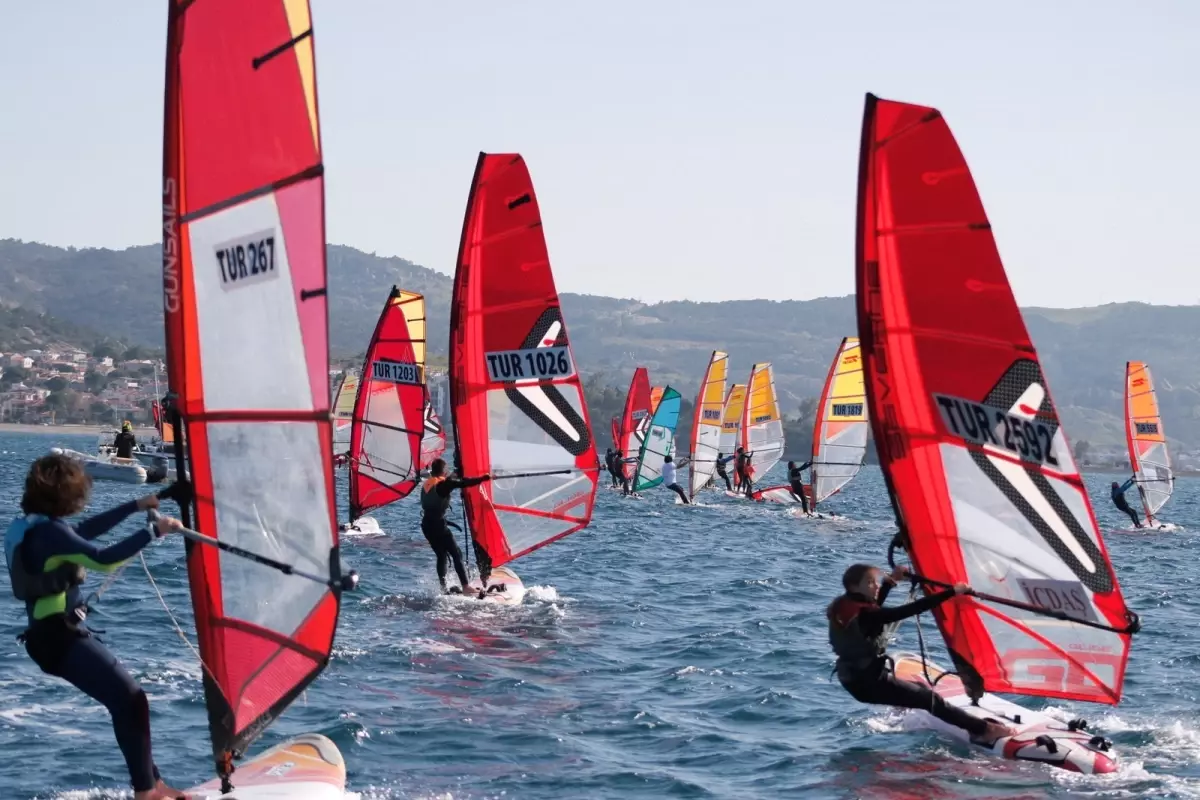 Foça’da Rüzgar Sörfü Coşkusu Başlıyor!