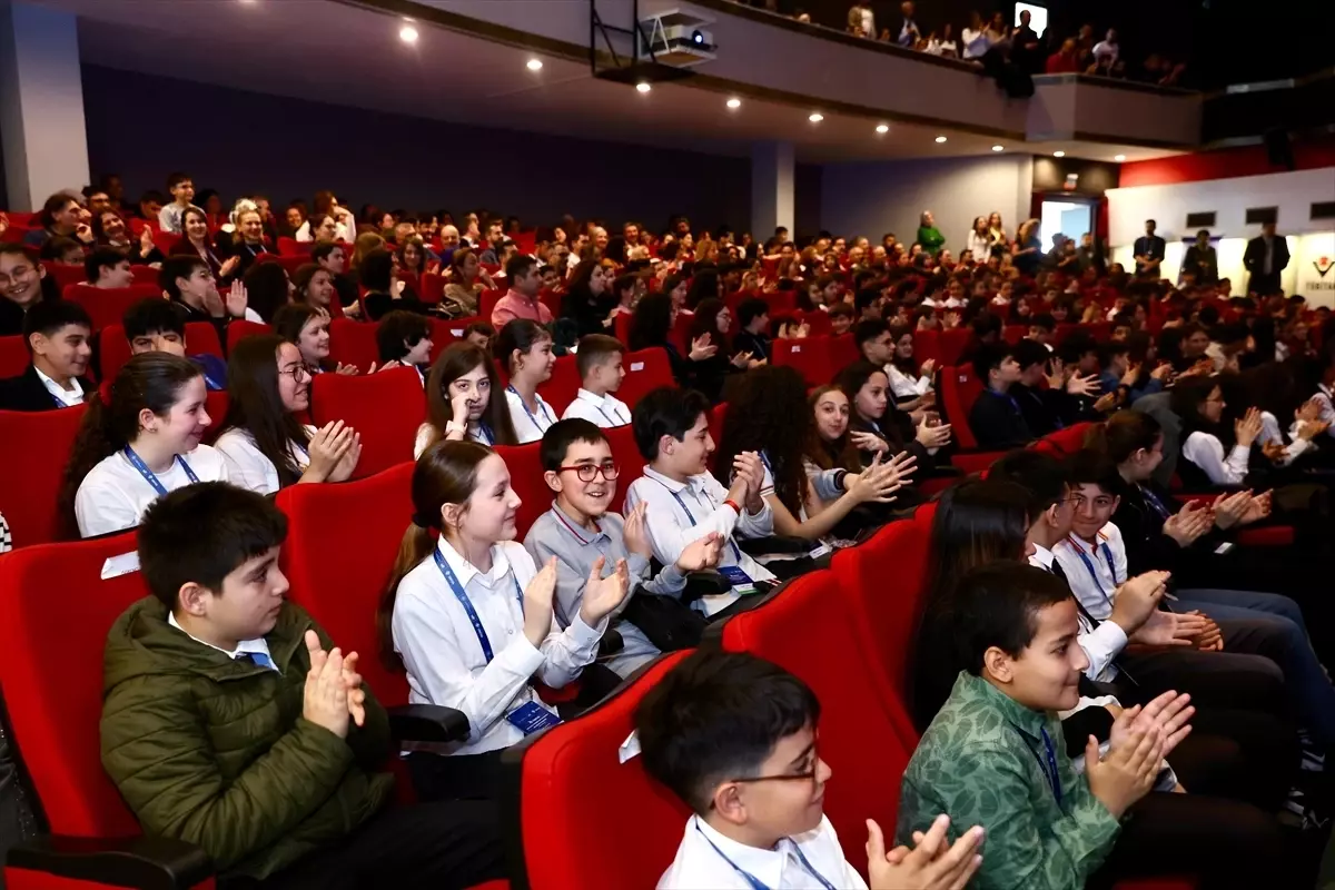 İzmir’de Genç Bilimciler Ödüllerini Aldı!